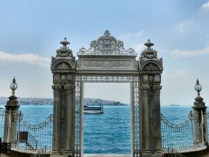 Osmanlı Dönemi Kapıları Çırağan Sarayı Kapısı