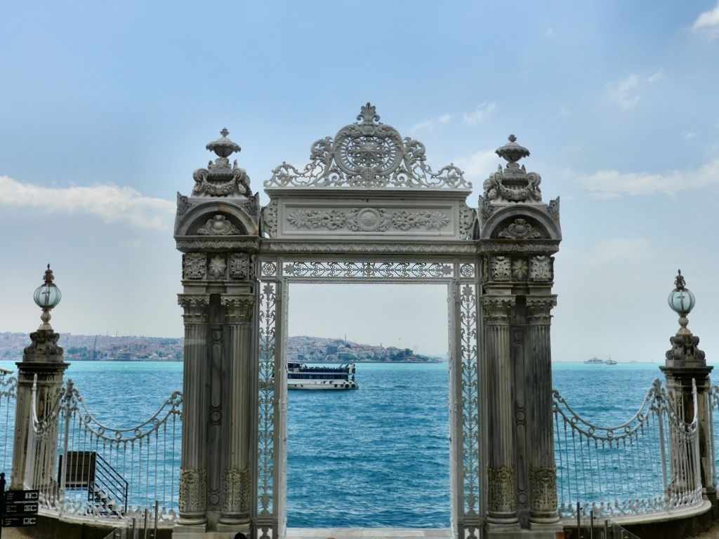 Osmanlı Dönemi Kapıları Çırağan Sarayı Kapısı