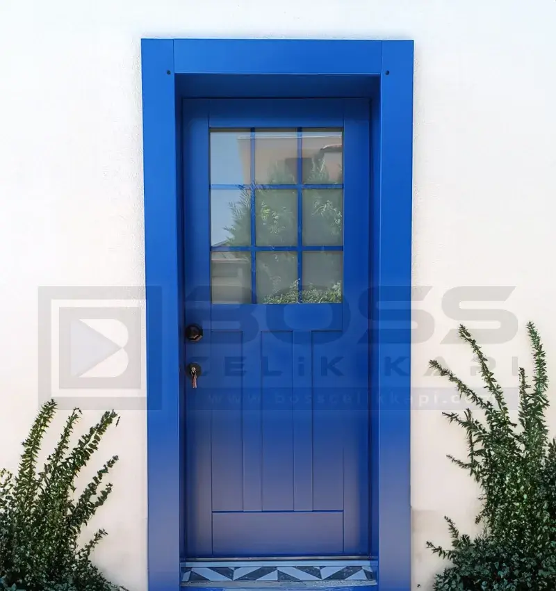 Camlı Mavi Villa Kapısı Ege