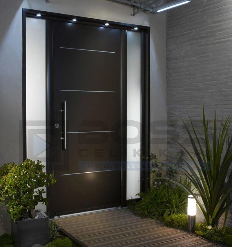 Siyah Çizgili Kompozit Villa Kapısı