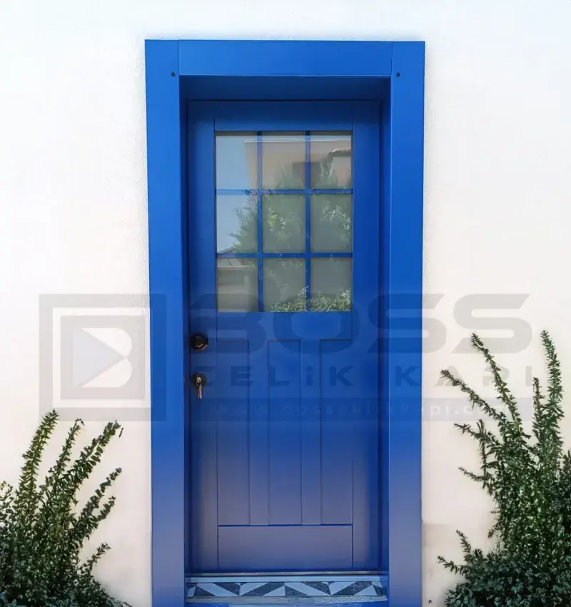 Camlı Mavi Villa Kapısı Ege