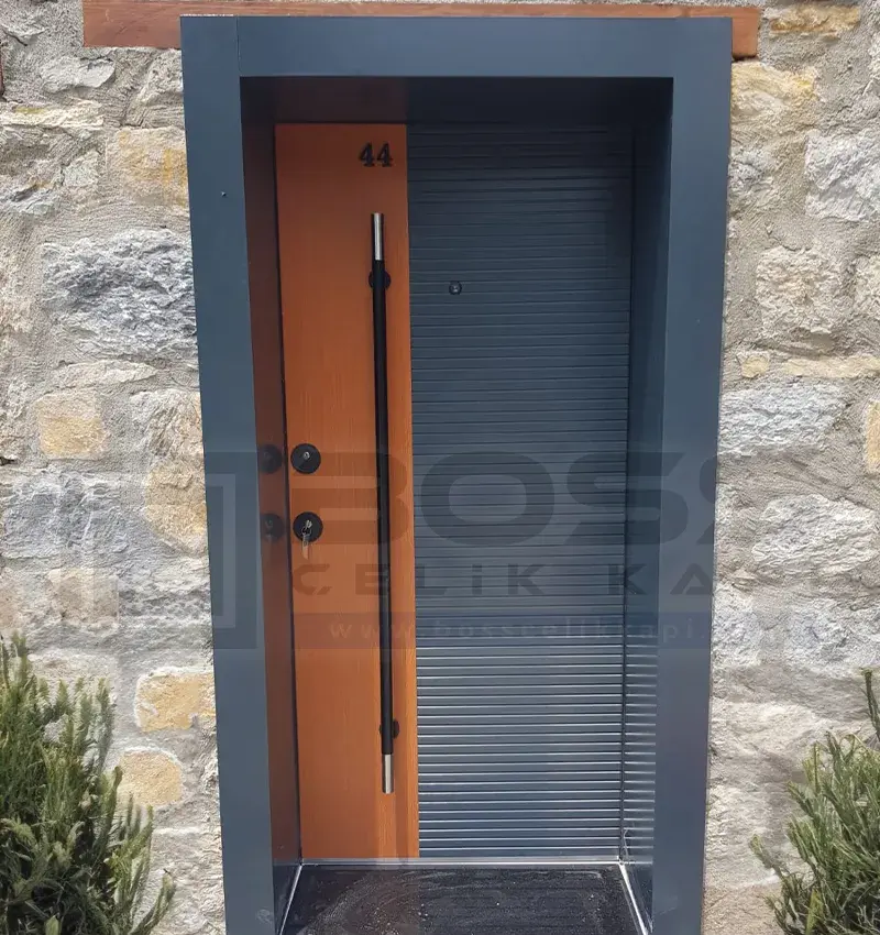 Lake Çizgili Çelik Kapı